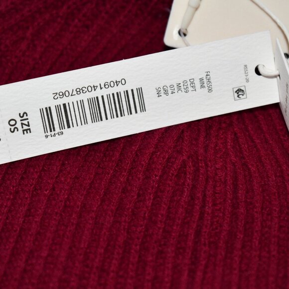 SASSO + SMYTH Ribbed Cuff Faux Fur Pom Beanie in Wine NWT - Picture 3 of 3